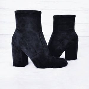 🌹Steve Madden Black Gaze Ankle Boot🌹